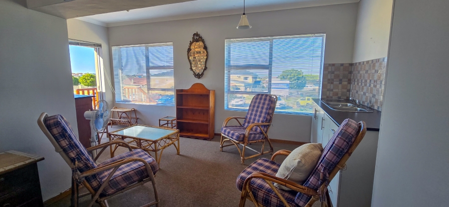 3 Bedroom Property for Sale in Wavecrest Eastern Cape